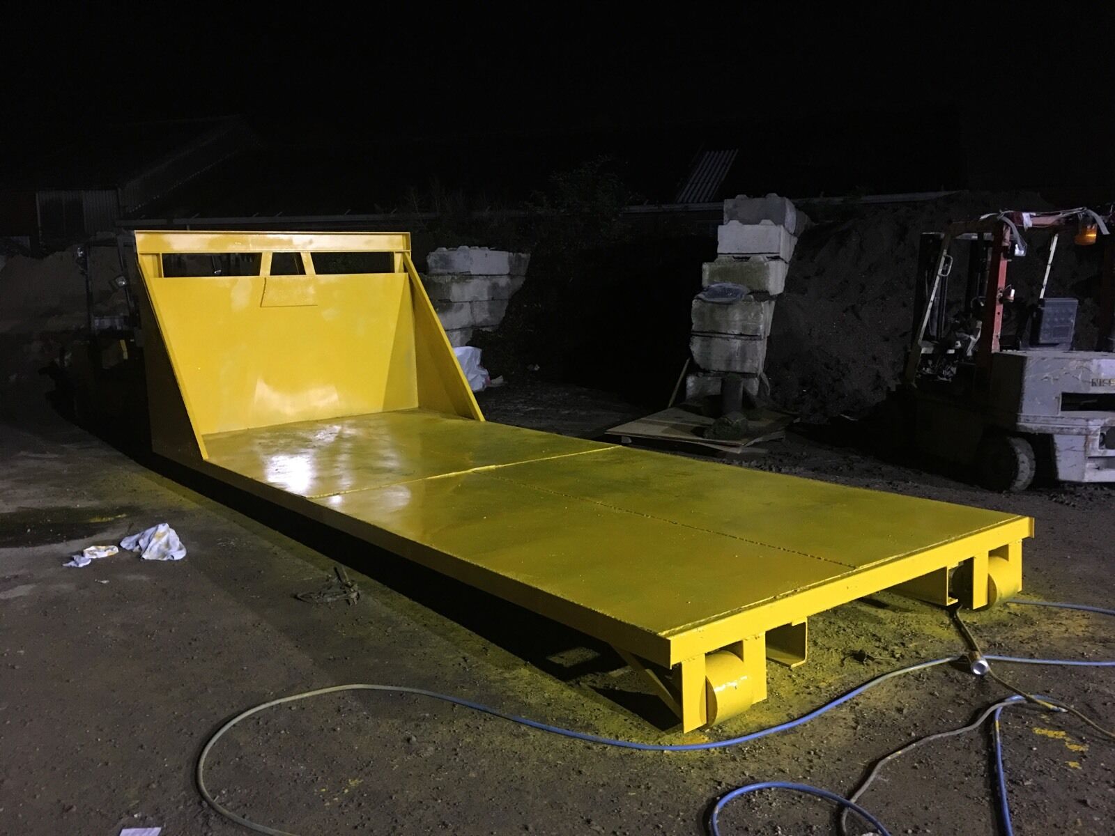 Skip-flat-Bed-For-Skip-Lorry-Hook-Loader